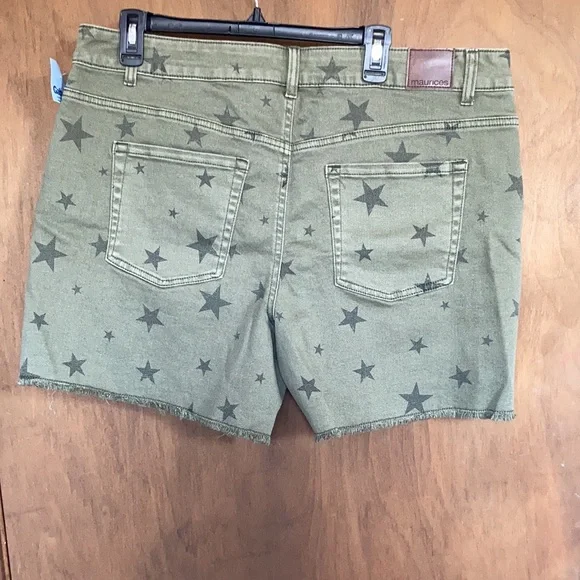Relist6/26❌Maurices high rise raw hem w star print jean short 18W - Picture 9 of 10